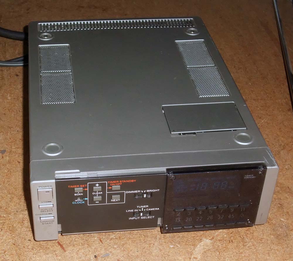 Two Vintage Sony Sl 2000 Portable Betmax Vcrs And Tt 2000 Tuner Rmt311 Rmt317 Ebay 0089